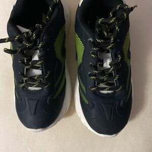 NWOT Joe Fresh Kids Athletic Runners - Black & Lime Green SZ13